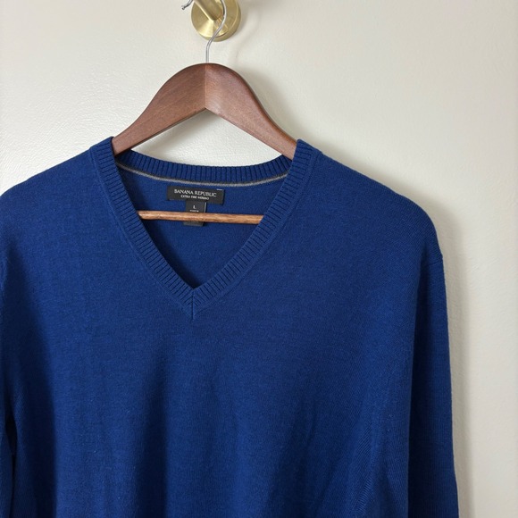 Banana Republic Sweater Men's‎ Large Extra Fine Merino Wool VNeck Blue Classic - Picture 3 of 8
